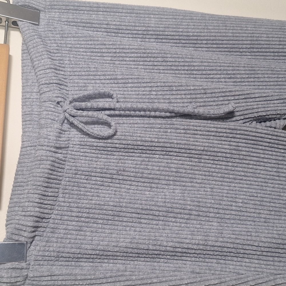 Aritzia Ribbed Knit Pants in Light Gray - Picture 3 of 7